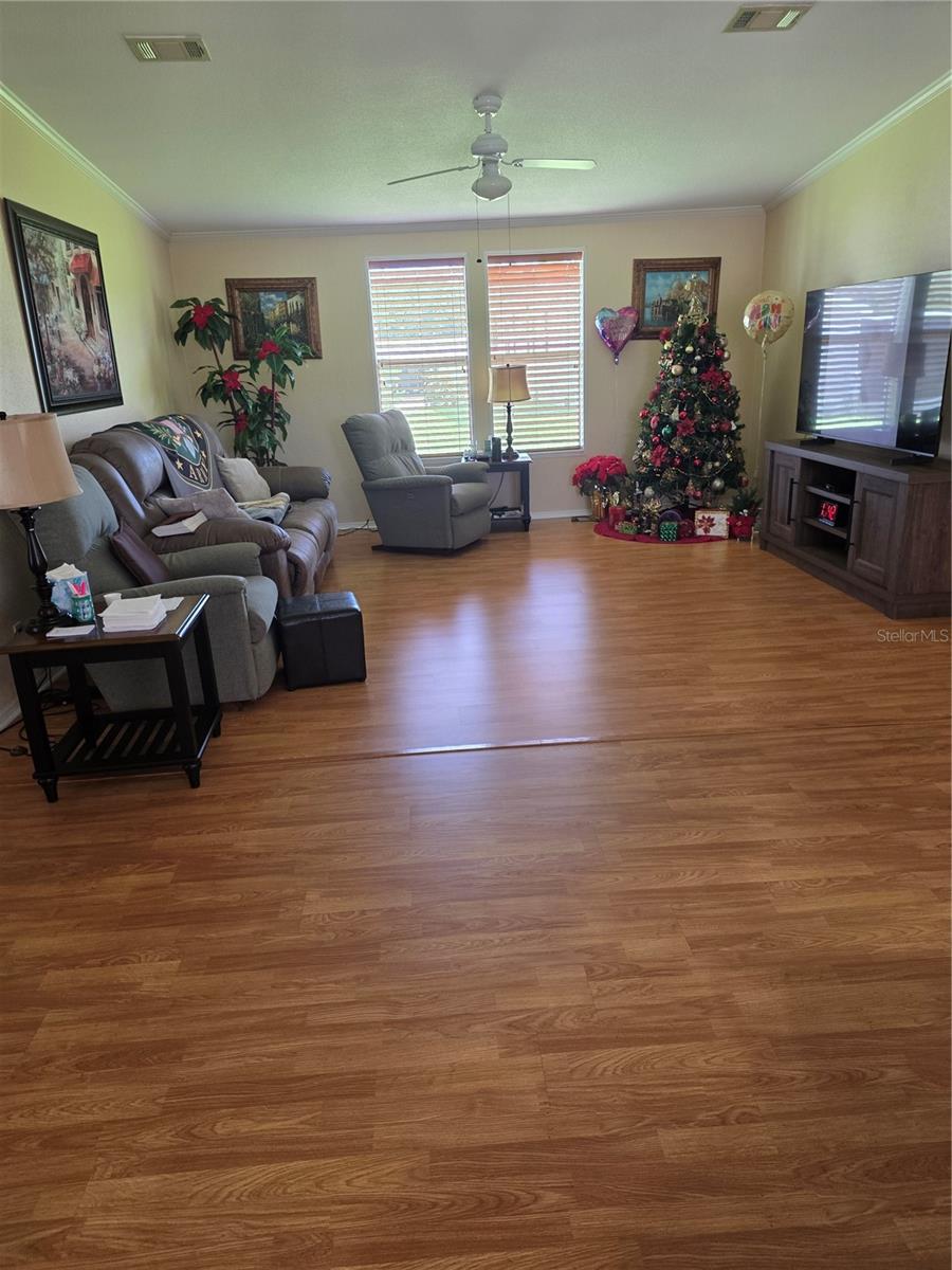 Living/Dining Area