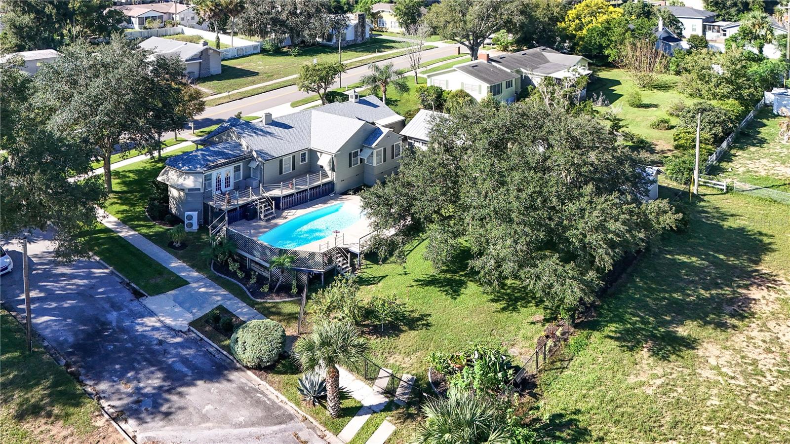 555 AMBASSADOR AVENUE, Eustis, FL 32726