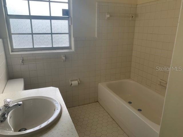 5613 CASTLE OAK COURT, Orlando, FL 32808