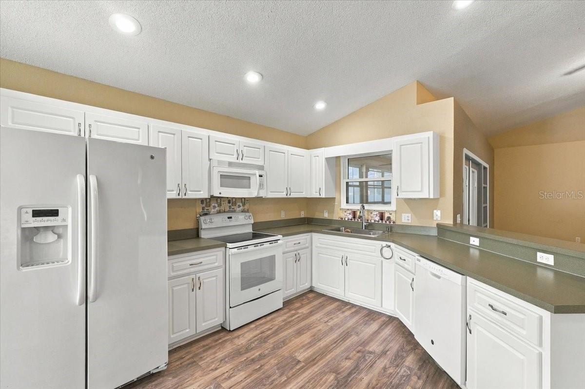 593 TERRANOVA CIRCLE, Winter Haven, FL 33884