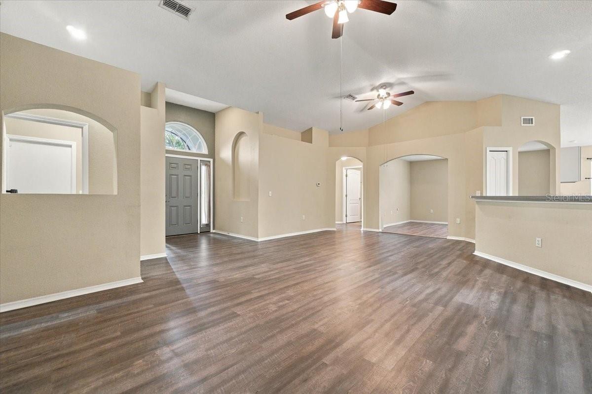 593 TERRANOVA CIRCLE, Winter Haven, FL 33884