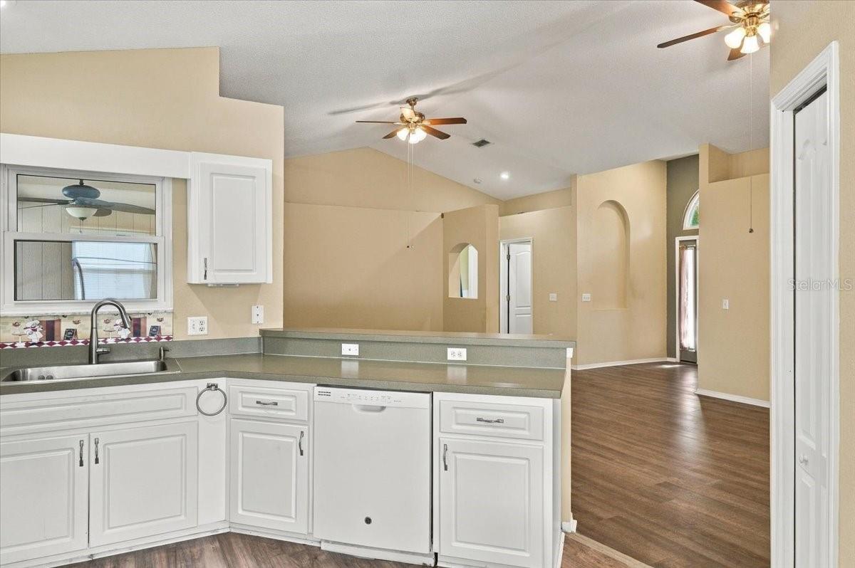 593 TERRANOVA CIRCLE, Winter Haven, FL 33884