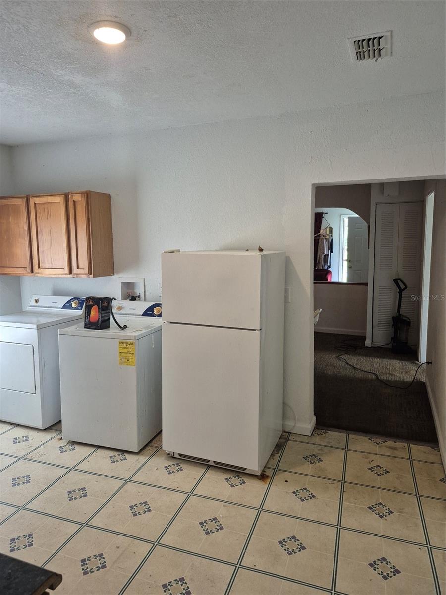 1121 S LOCUST AVENUE, Sanford, FL 32771