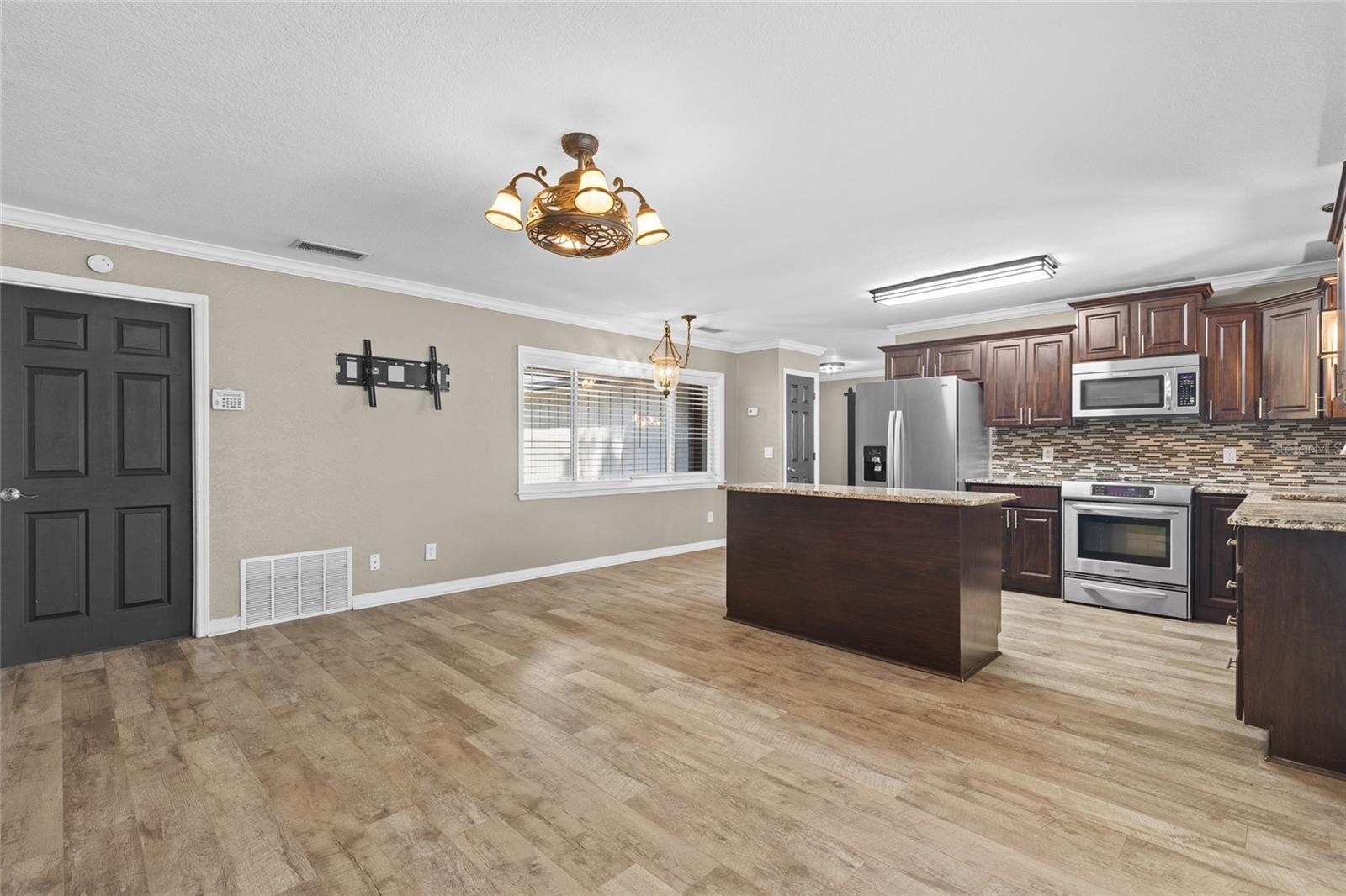 207 ROYAL OAKS CIRCLE, Longwood, FL 32779 207 ROYAL OAKS CIRCLE, Longwood, FL 32779