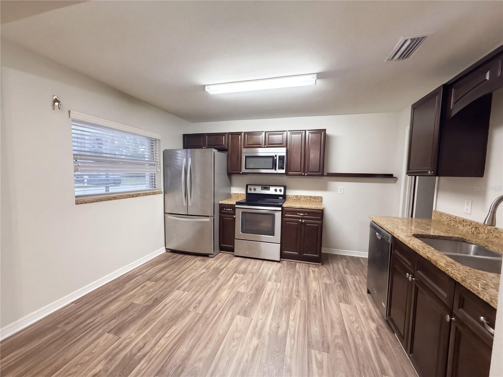 400 HOLLY STREET, South Daytona, FL 32119