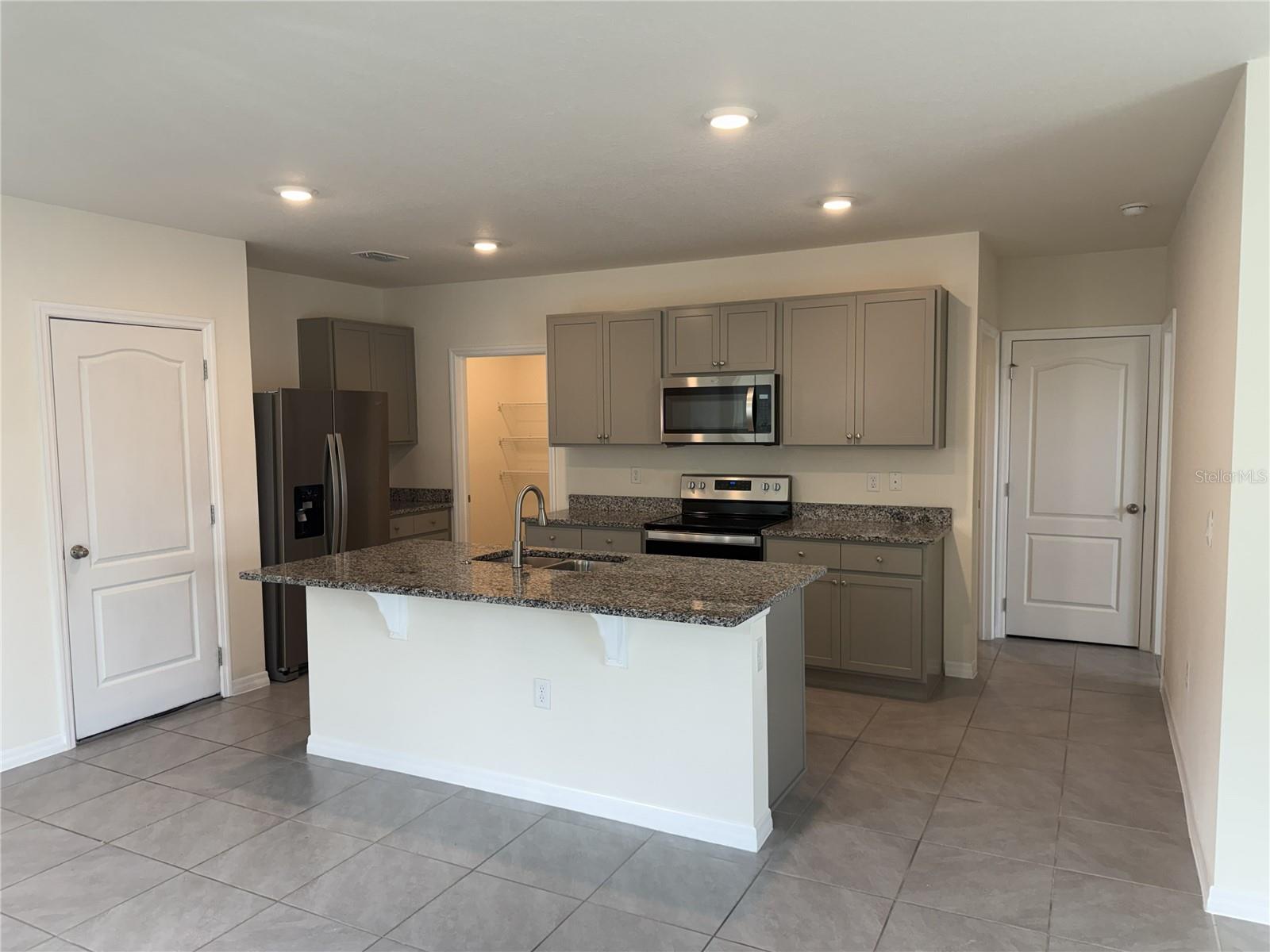 1071 CASCADE DRIVE, Davenport, FL 33837