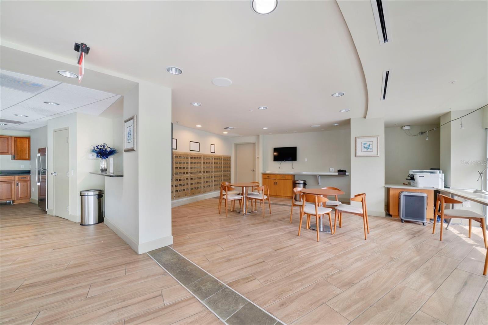 322 E CENTRAL BOULEVARD, #811, Orlando, FL 32801
