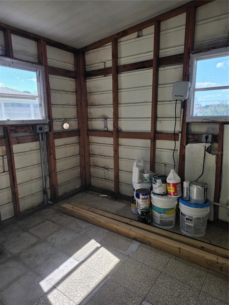 Storage/Laundry