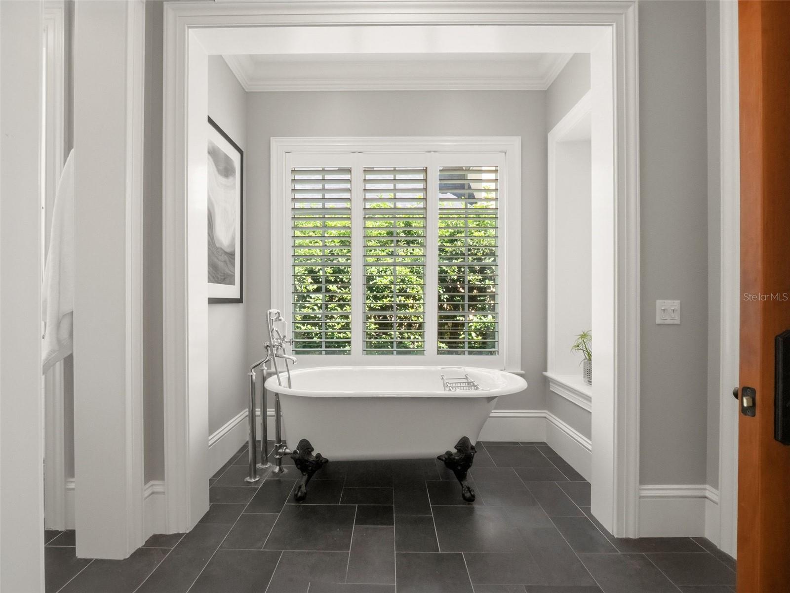 Clawfoot Soaking Tub