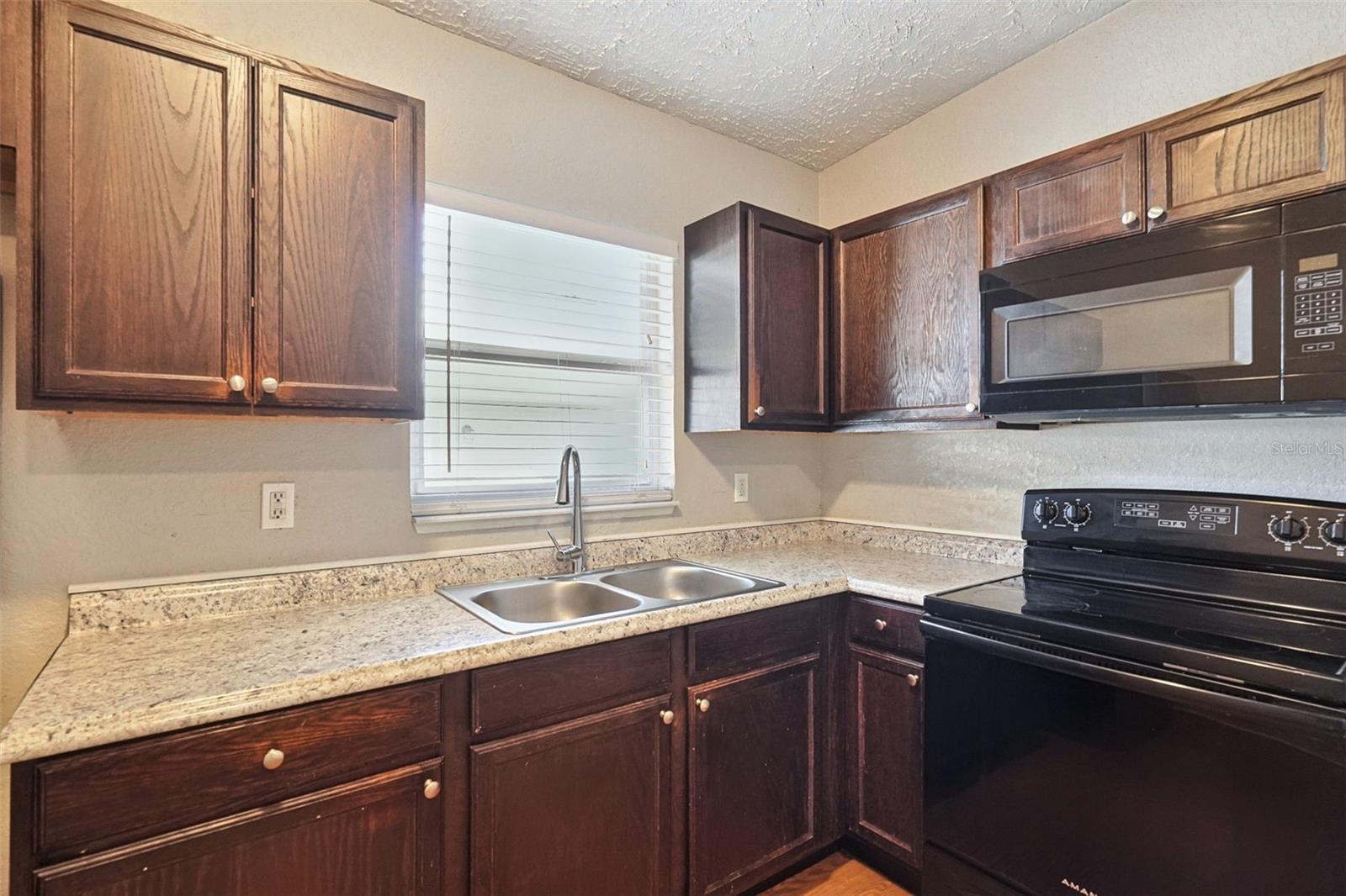 804 68TH AVENUE W, Bradenton, FL 34207