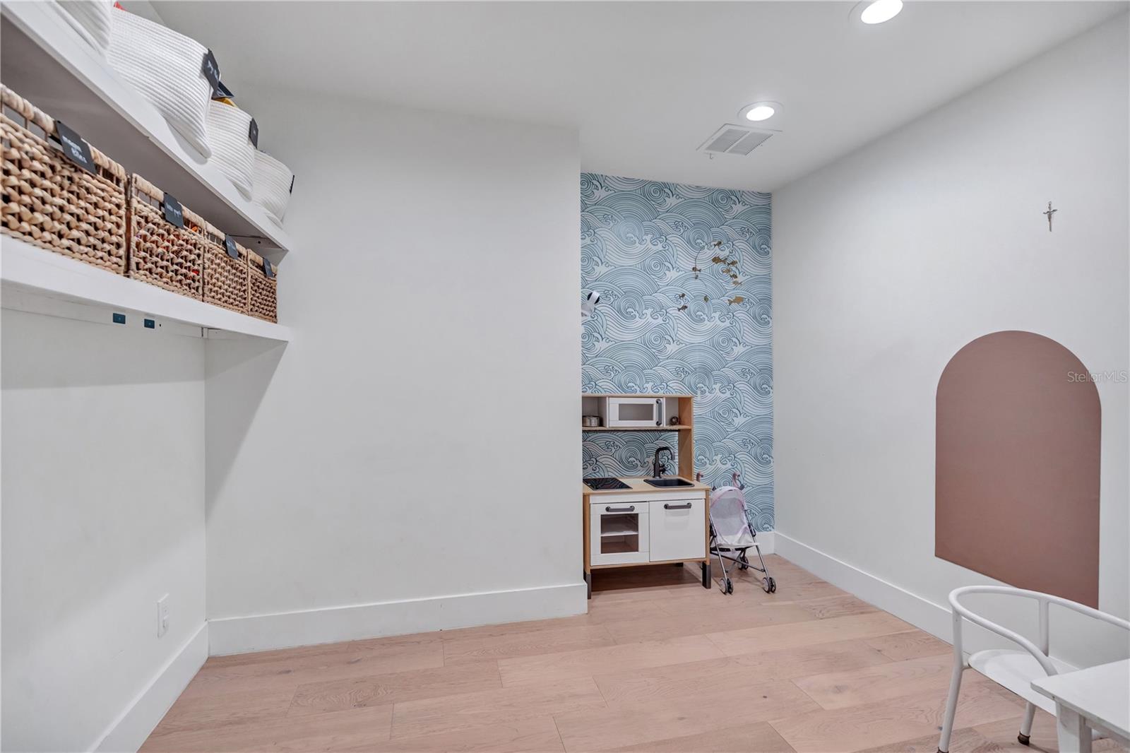 6922 SEMINOLE DRIVE, Belle Isle, FL 32812