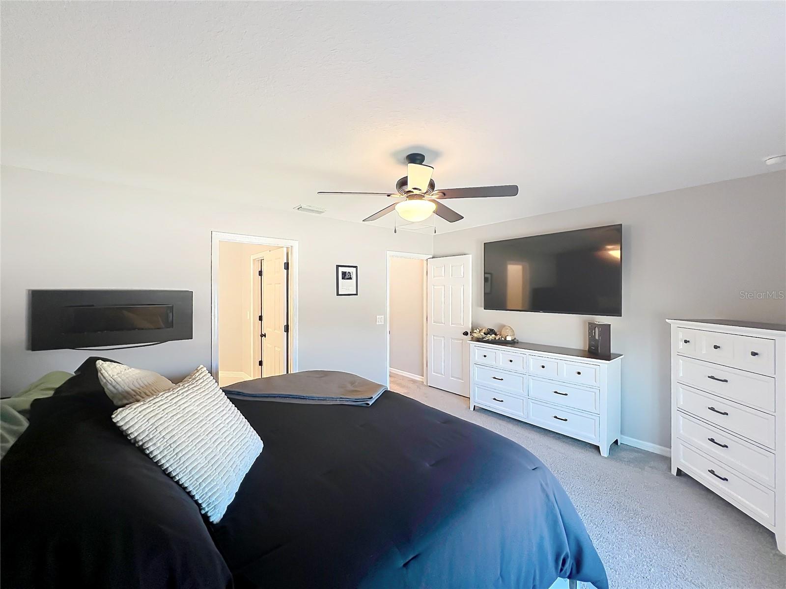 9389 LA SALLE STREET, Groveland, FL 34736