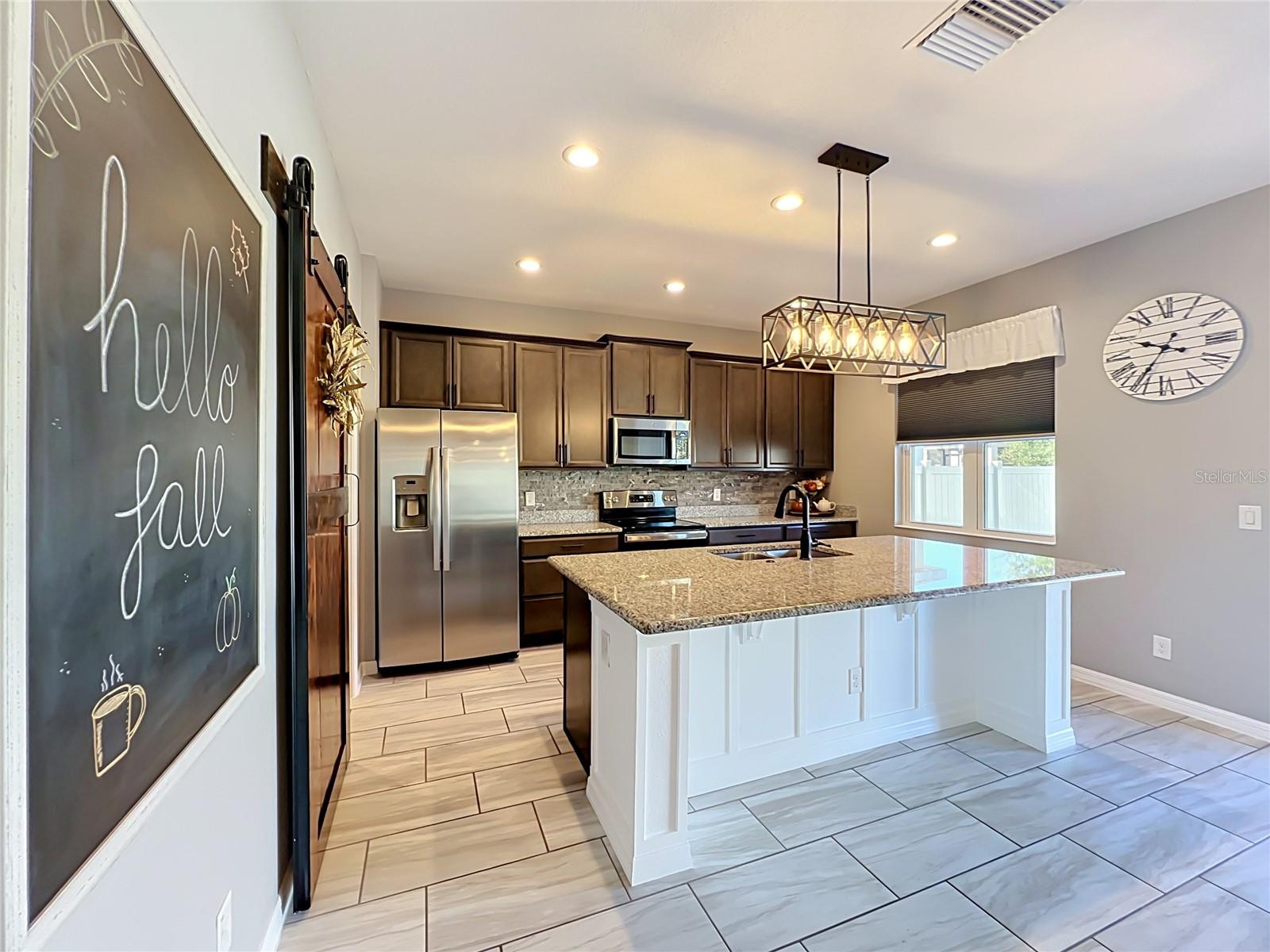 9389 LA SALLE STREET, Groveland, FL 34736