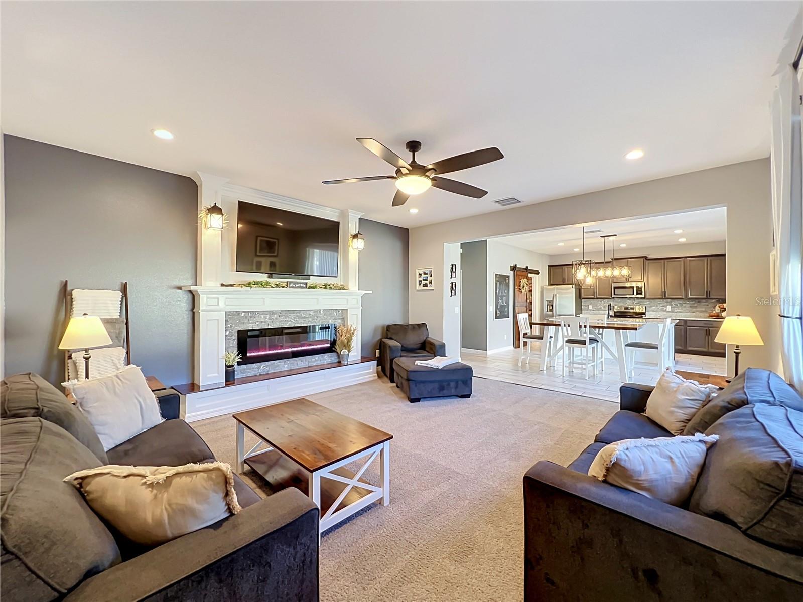 9389 LA SALLE STREET, Groveland, FL 34736