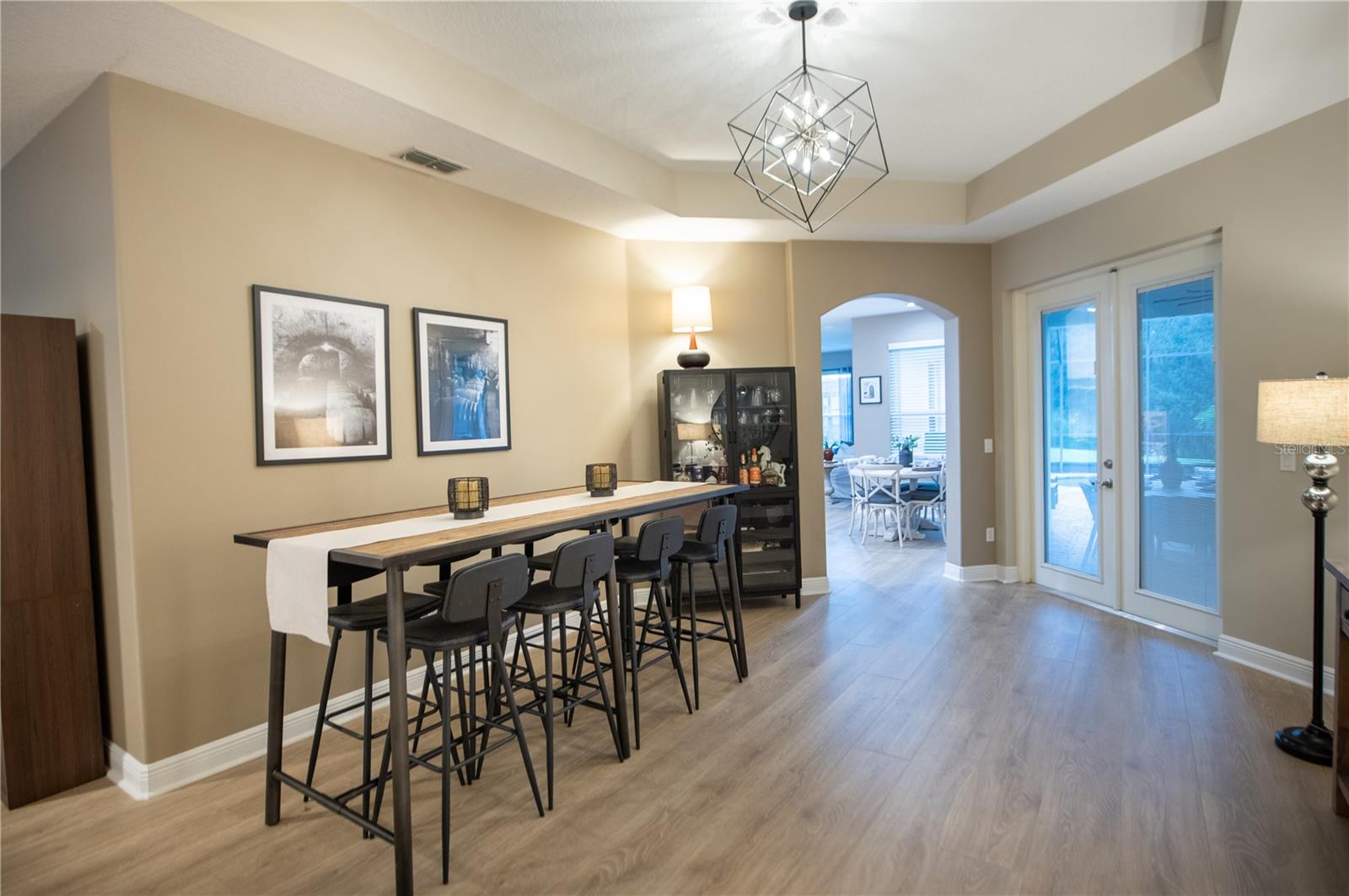 foyer with entertaining area