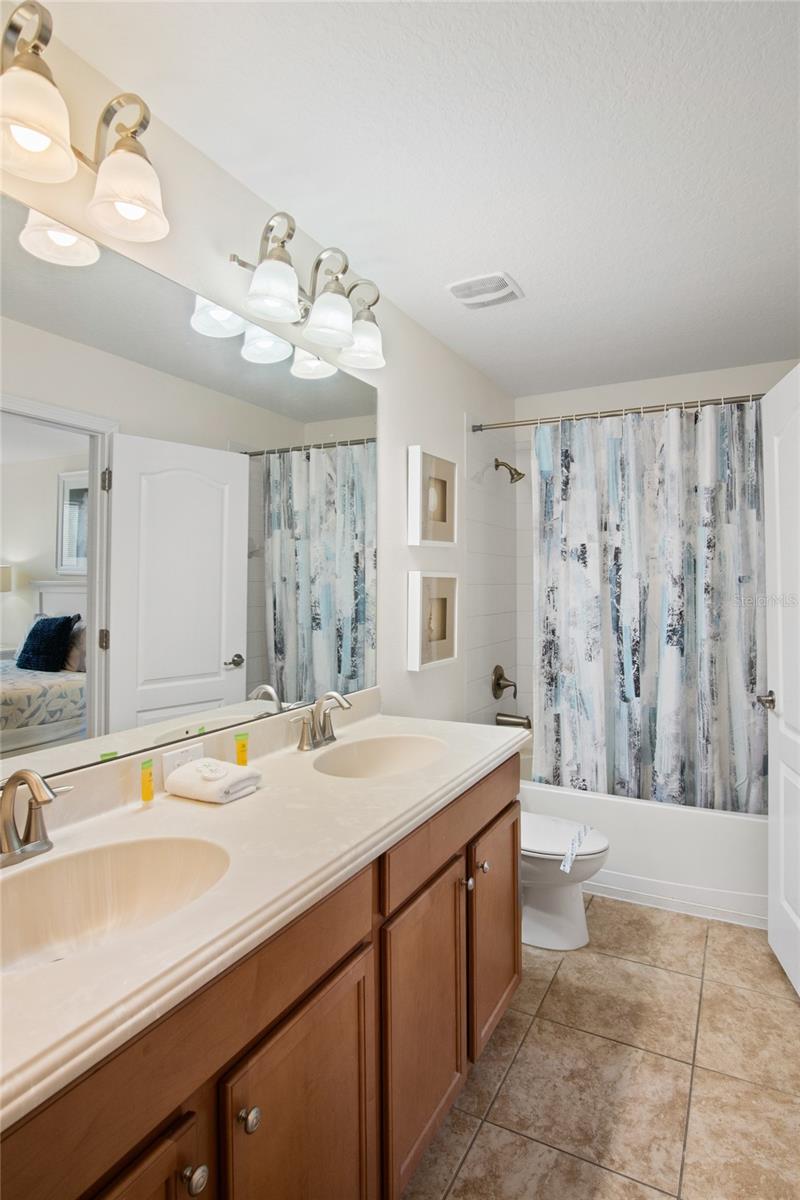 1464 MOON VALLEY DRIVE, Davenport, FL 33896