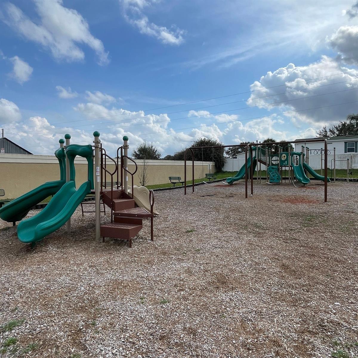 613 COCONUT PALM WAY, Davenport, FL 33897