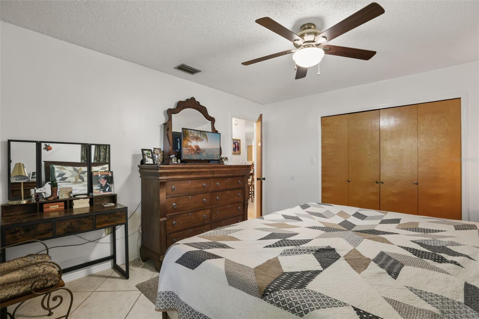 1080 FOREST DRIVE, Tavares, FL 32778