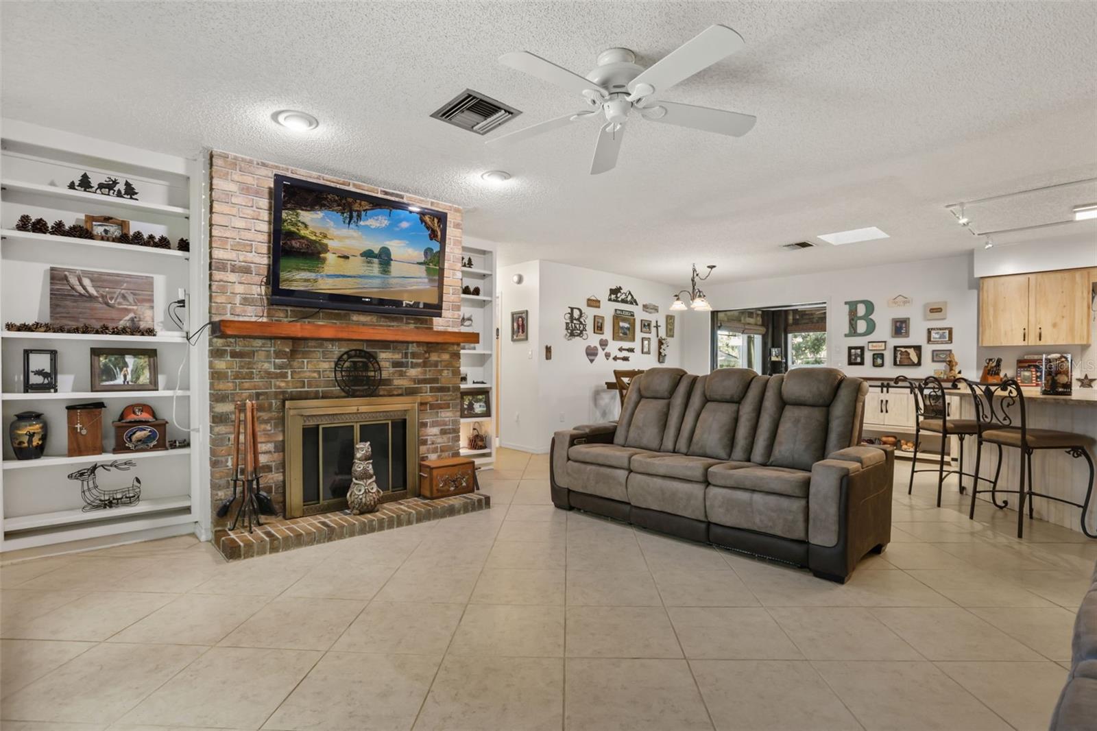 1080 FOREST DRIVE, Tavares, FL 32778 1080 FOREST DRIVE, Tavares, FL 32778