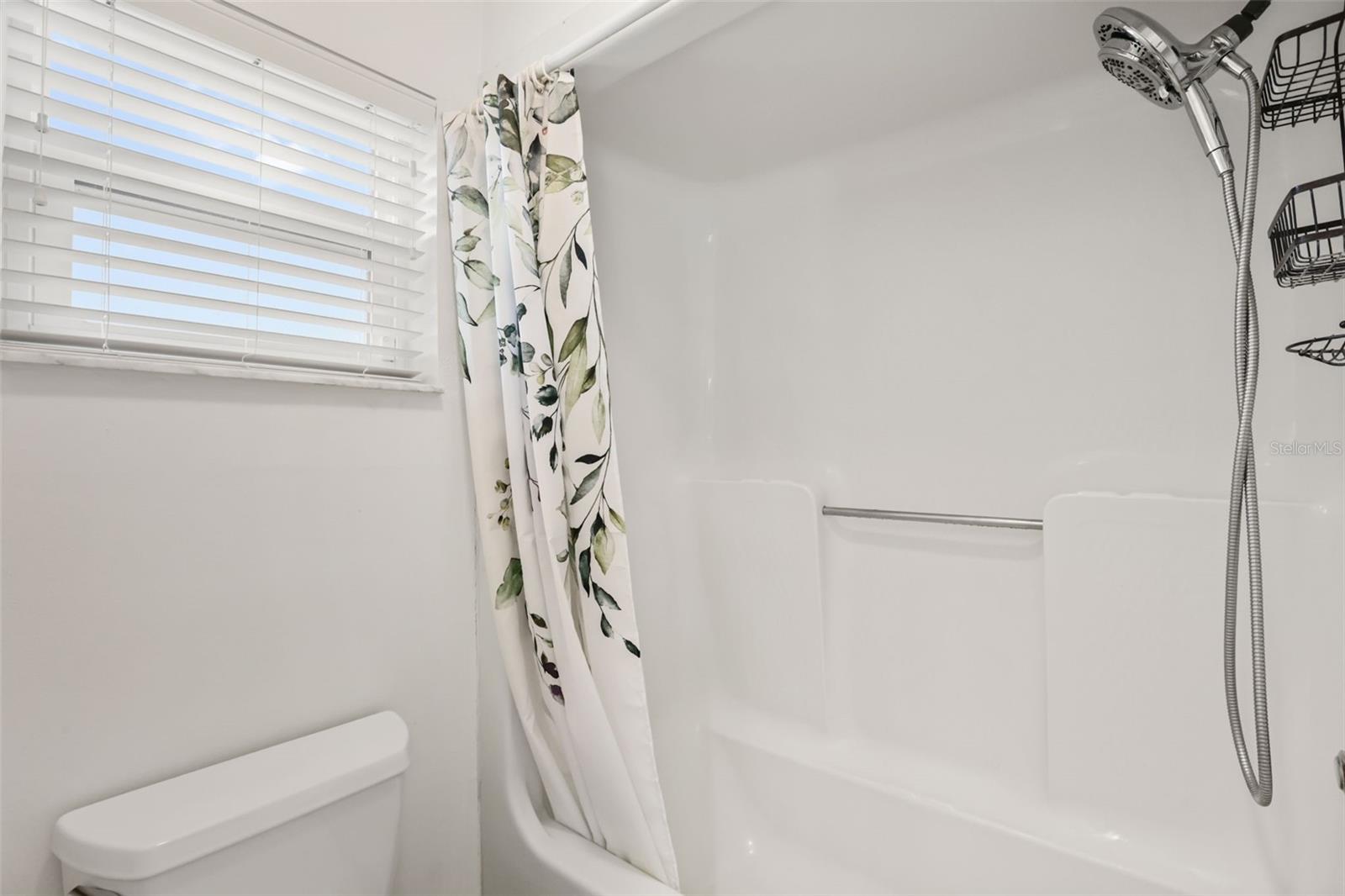 1080 FOREST DRIVE, Tavares, FL 32778