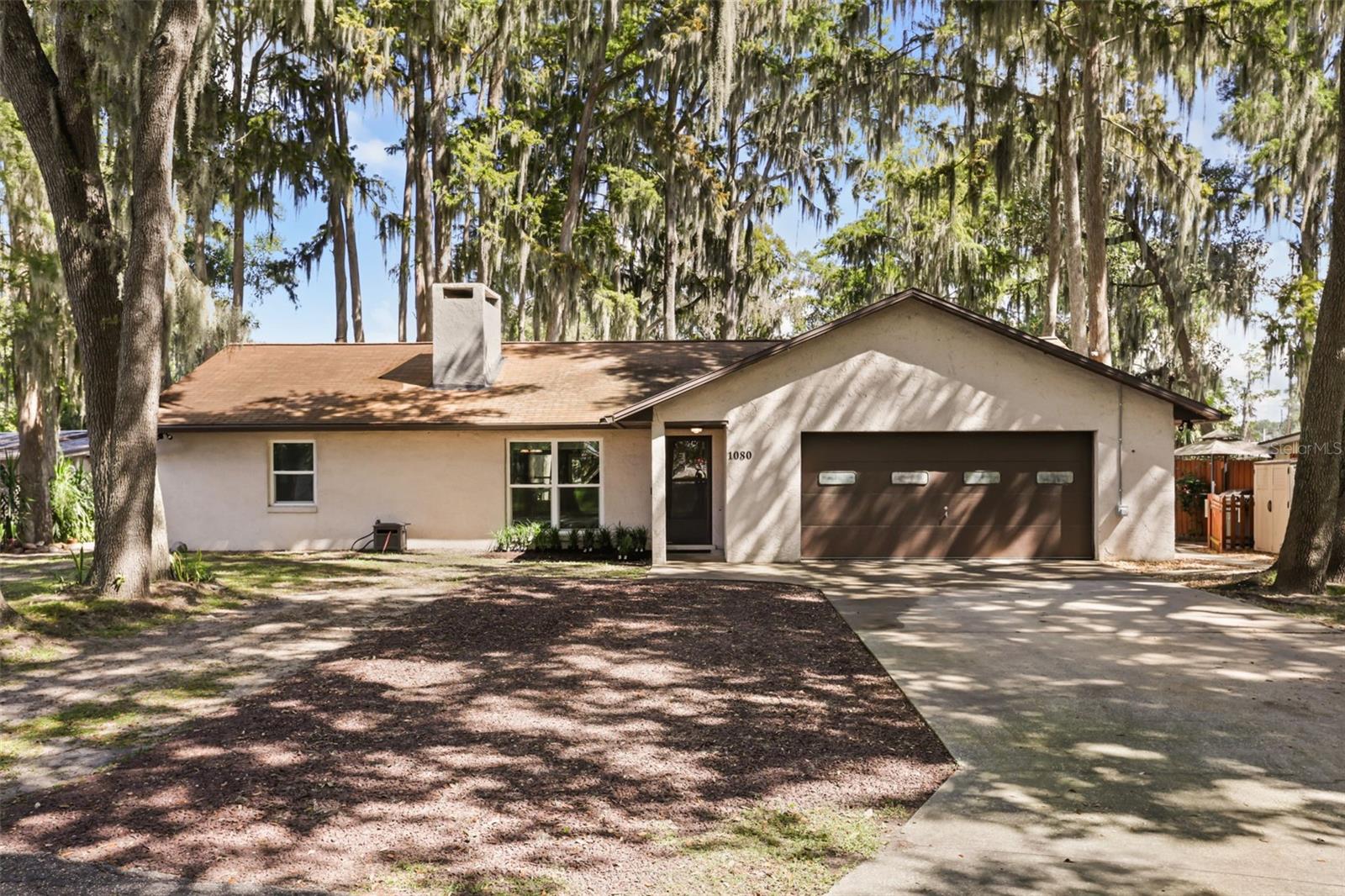 1080 FOREST DRIVE, Tavares, FL 32778