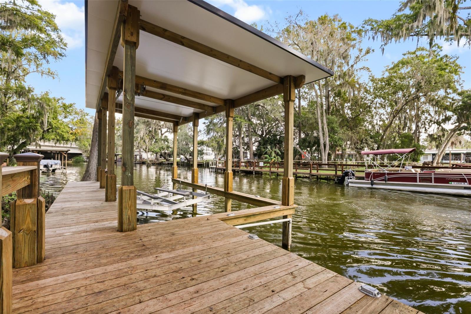 1080 FOREST DRIVE, Tavares, FL 32778
