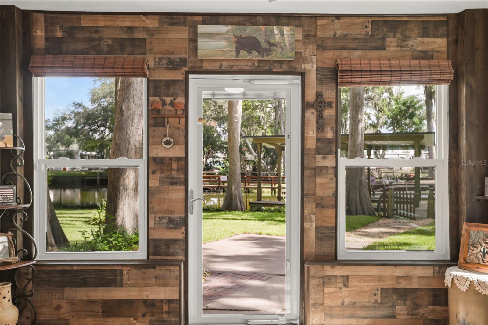 1080 FOREST DRIVE, Tavares, FL 32778