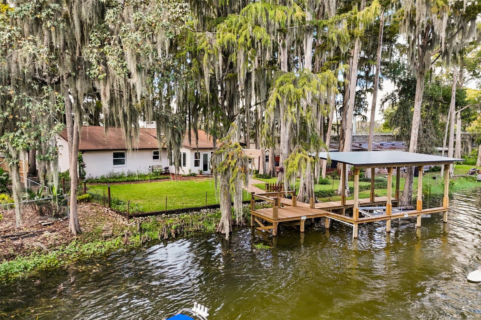 1080 FOREST DRIVE, Tavares, FL 32778