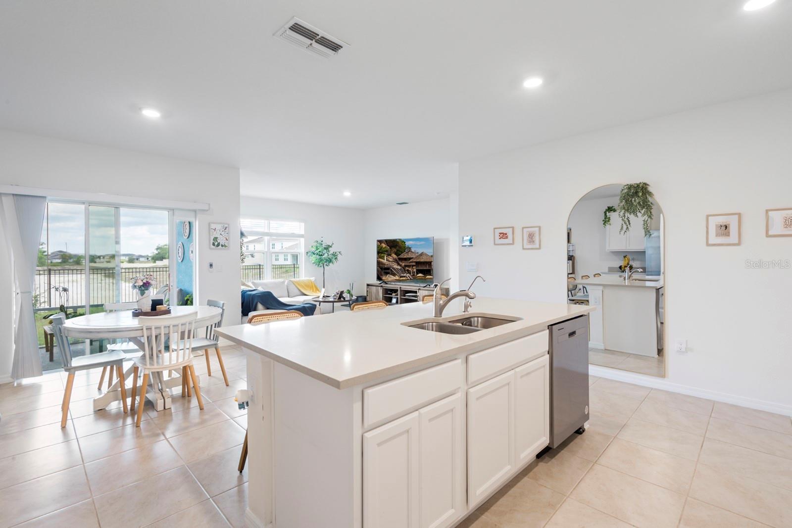 933 AMBLESIDE DRIVE, Haines City, FL 33844 933 AMBLESIDE DRIVE, Haines City, FL 33844