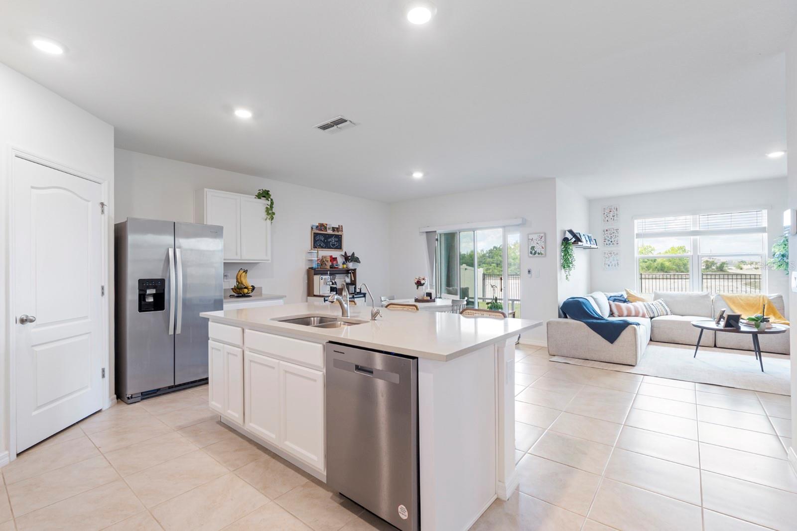933 AMBLESIDE DRIVE, Haines City, FL 33844 933 AMBLESIDE DRIVE, Haines City, FL 33844