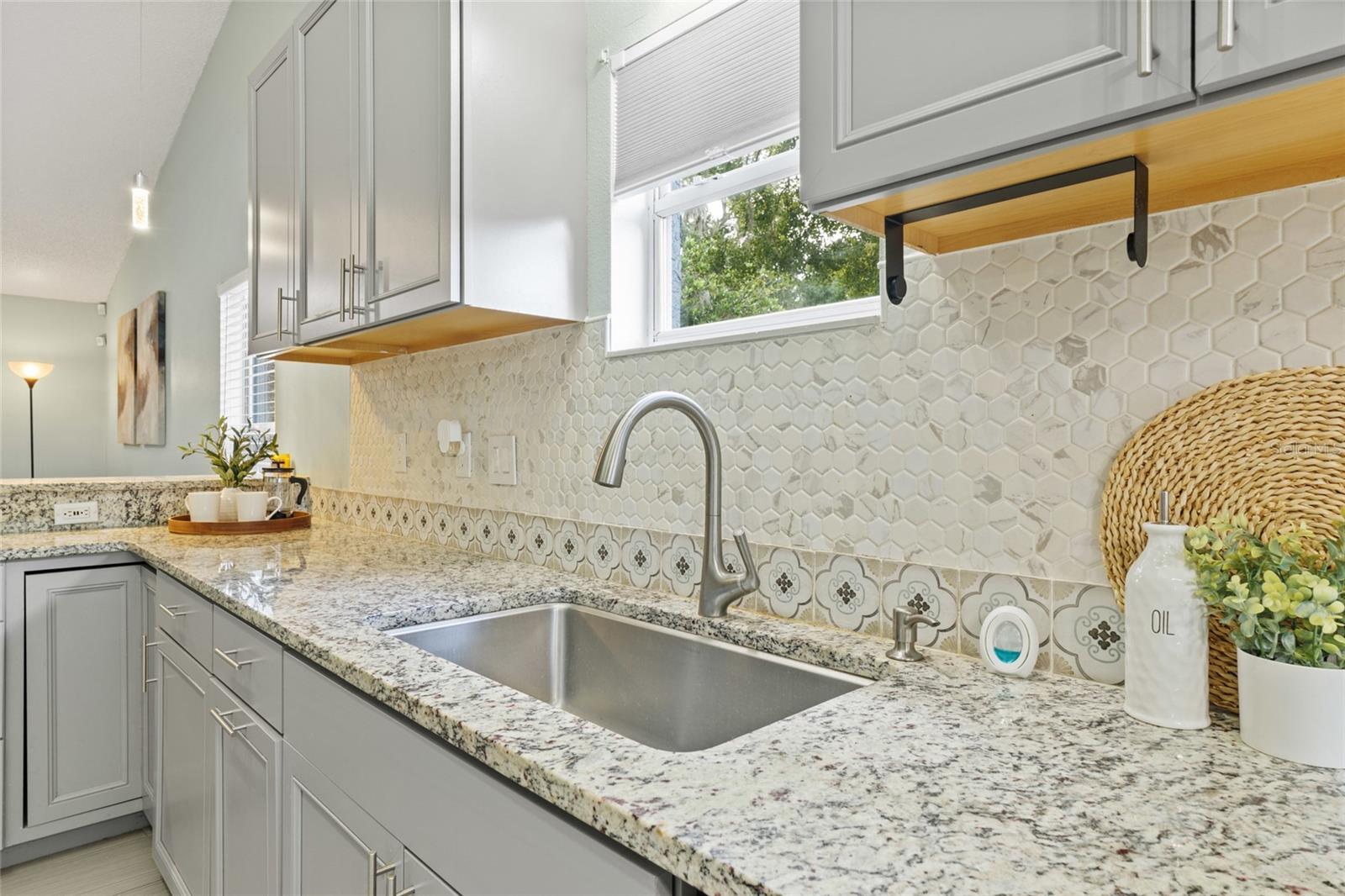 100 KELLY CIRCLE, Sanford, FL 32773