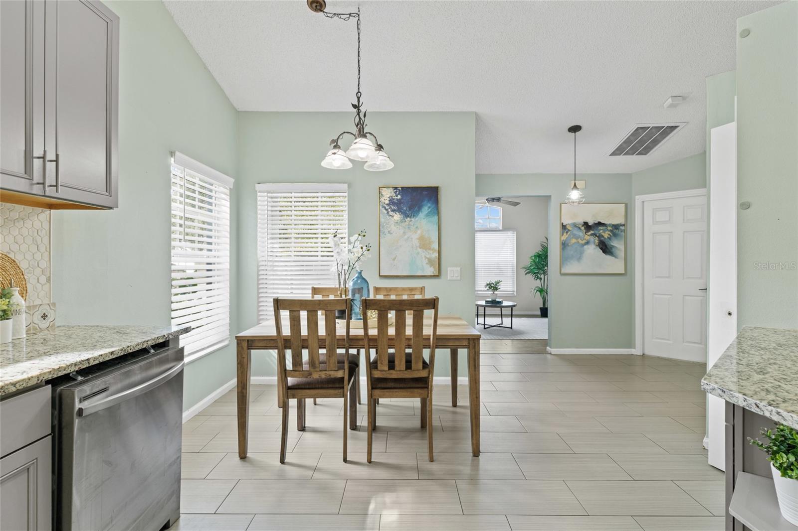 100 KELLY CIRCLE, Sanford, FL 32773