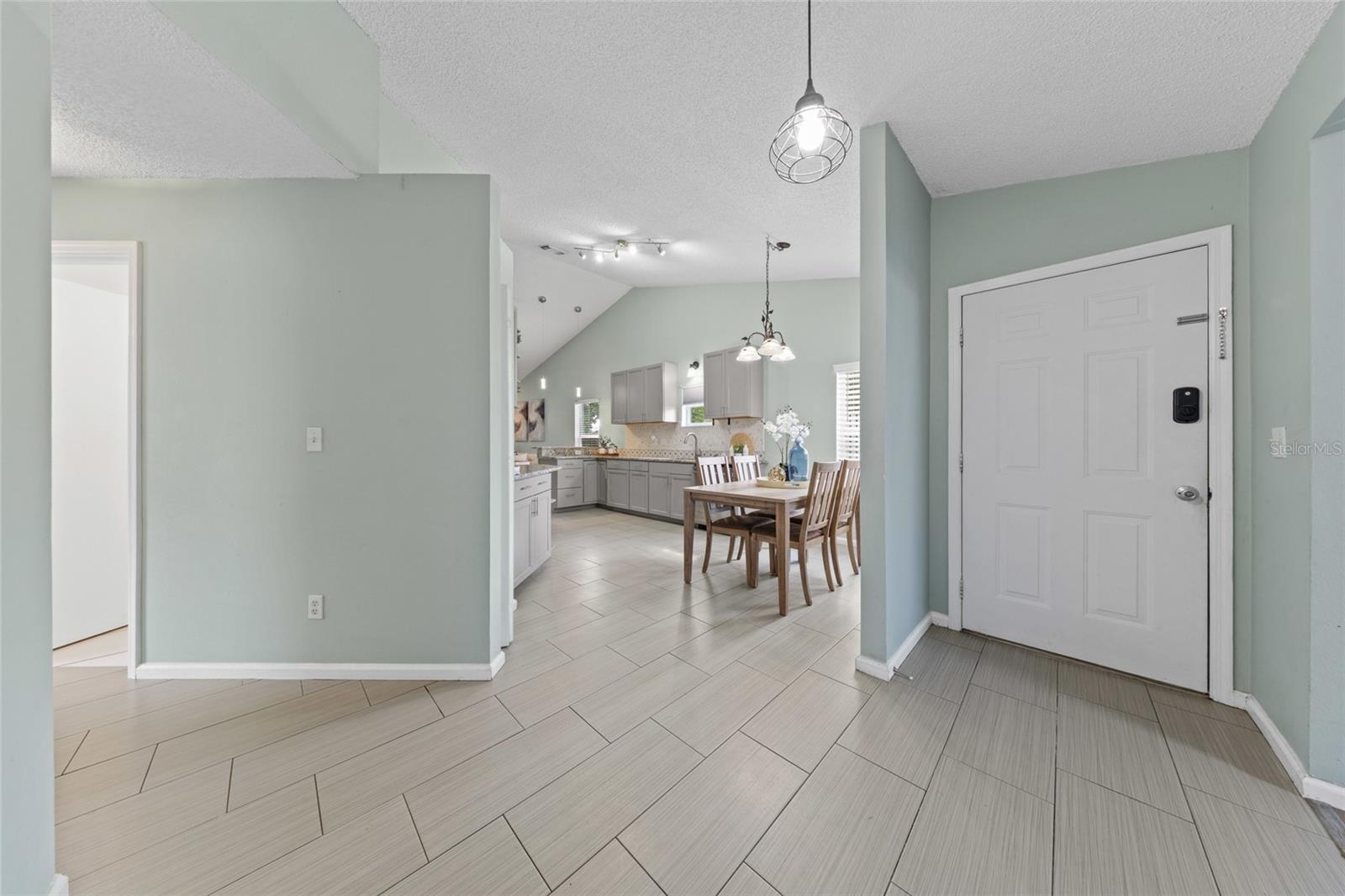 100 KELLY CIRCLE, Sanford, FL 32773