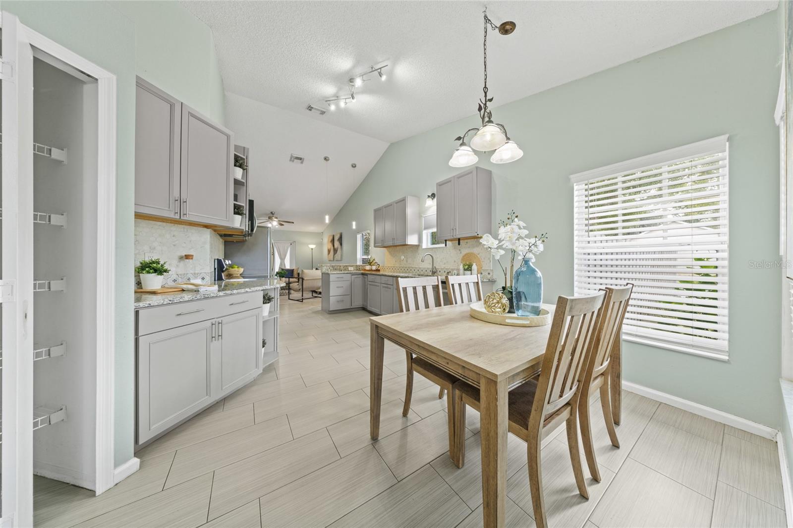 100 KELLY CIRCLE, Sanford, FL 32773