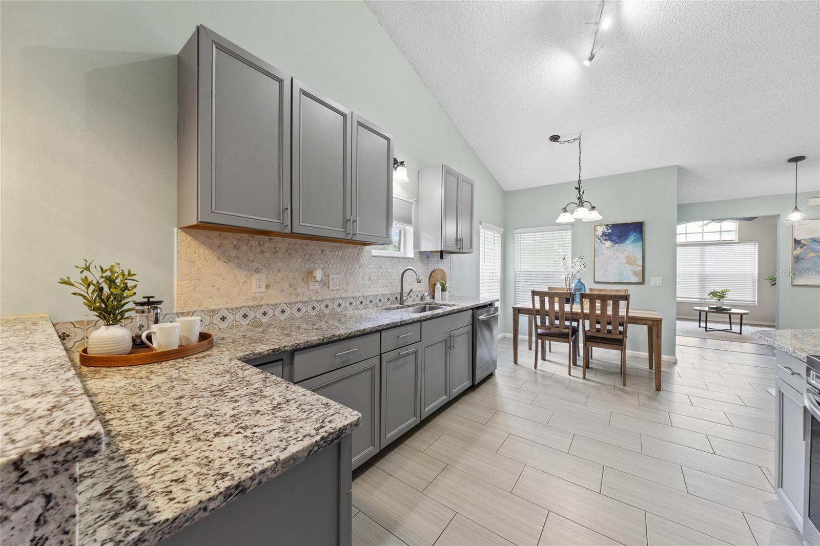 100 KELLY CIRCLE, Sanford, FL 32773