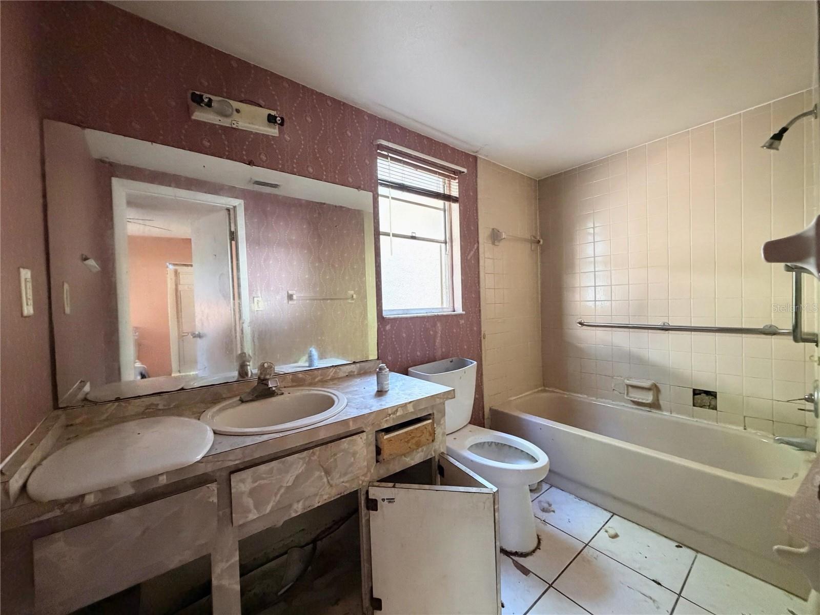 2221 UNION STREET S, St Petersburg, FL 33712