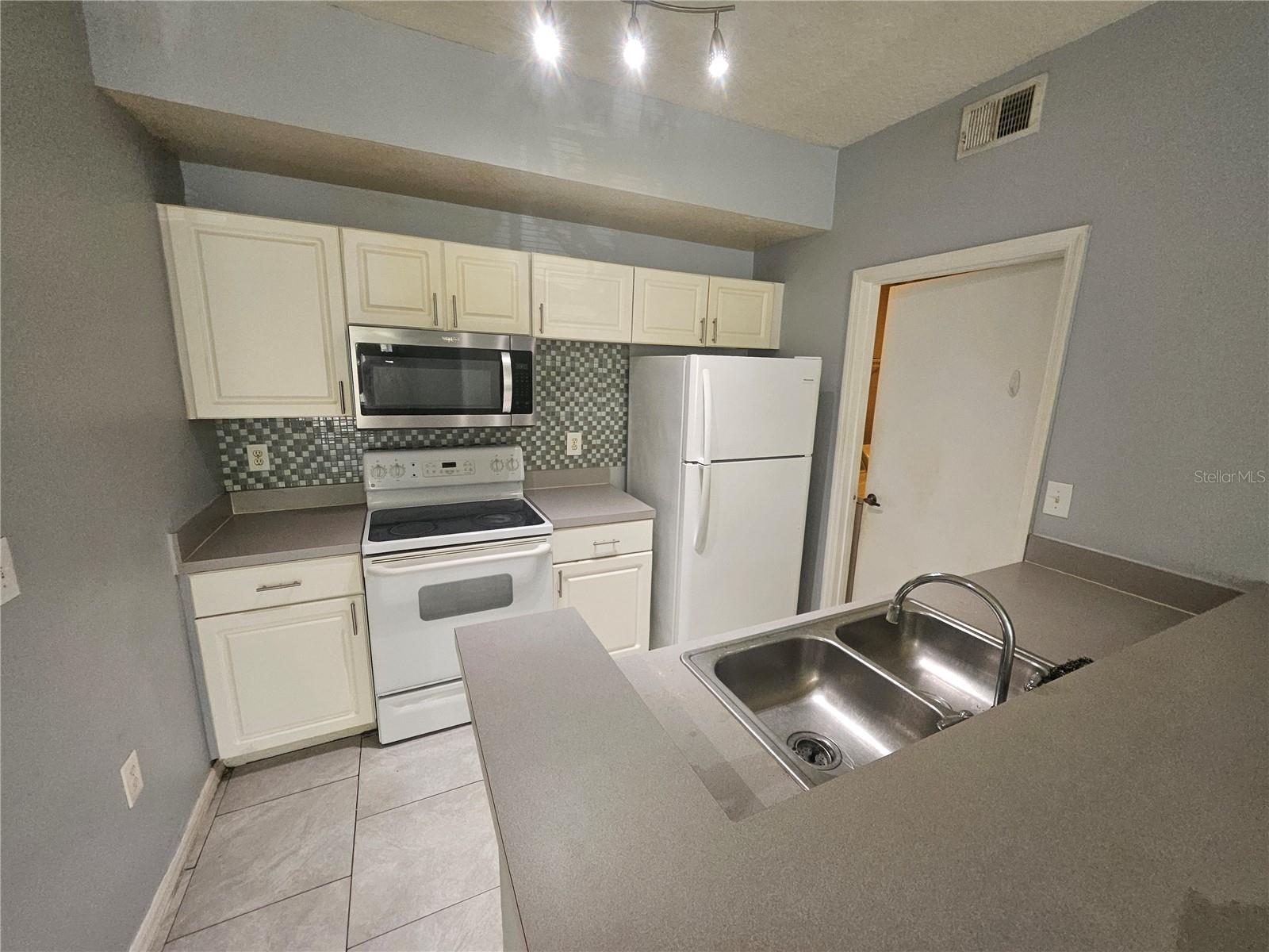 5512 METROWEST BOULEVARD, #12-109, Orlando, FL 32811