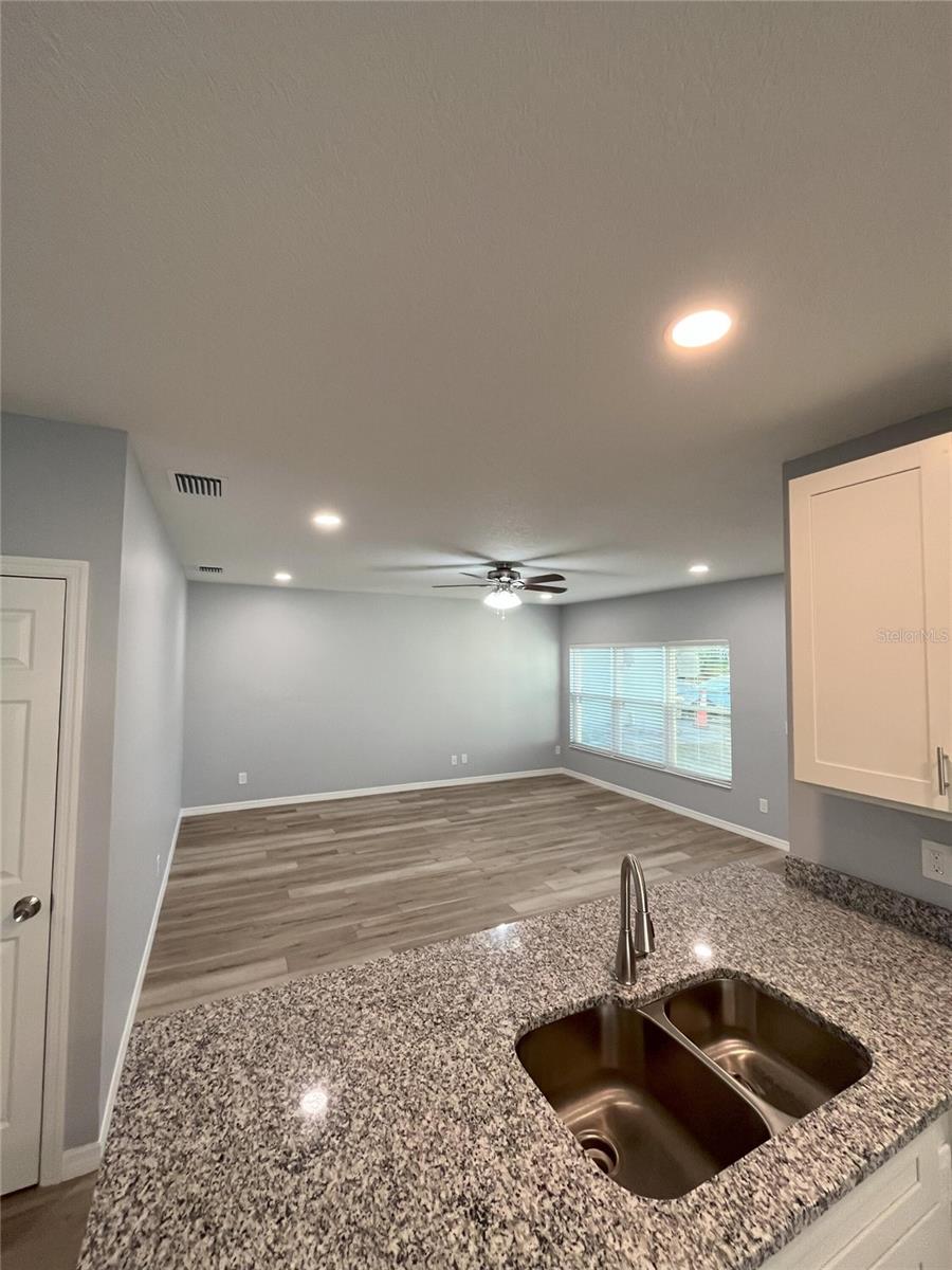 3304 SUMMER ISLAND COURT, Valrico, FL 33594