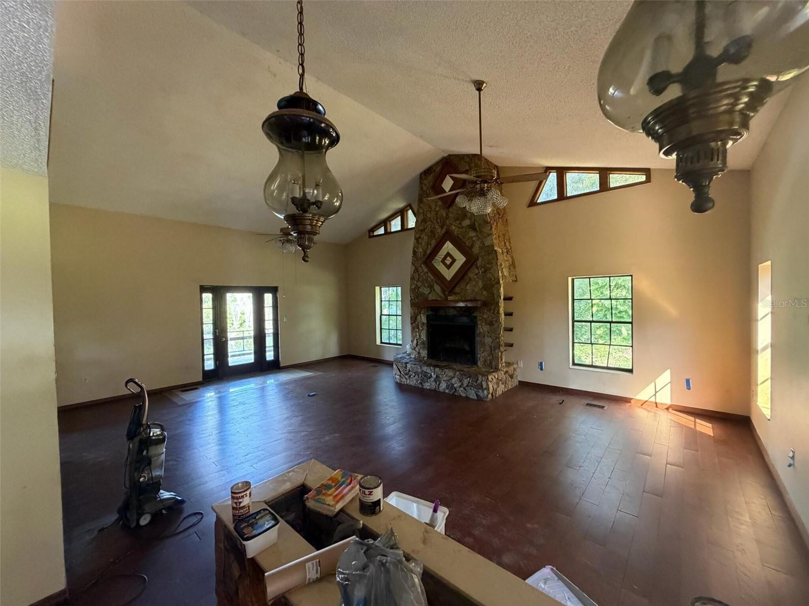 960 LAKE COVE TRAIL, Lakeland, FL 33813 960 LAKE COVE TRAIL, Lakeland, FL 33813