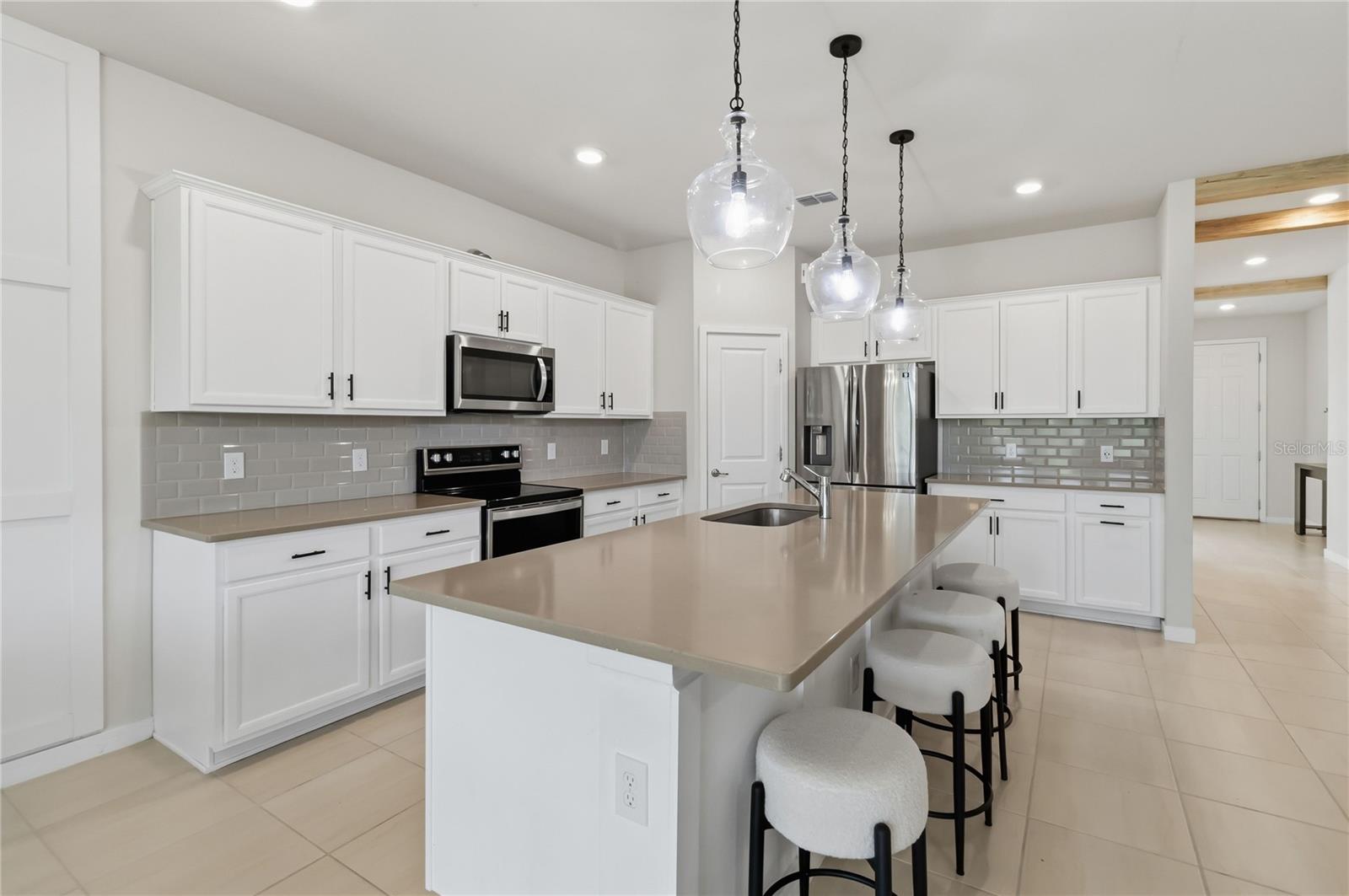 17319 MILLION LAKES COURT, Clermont, FL 34714
