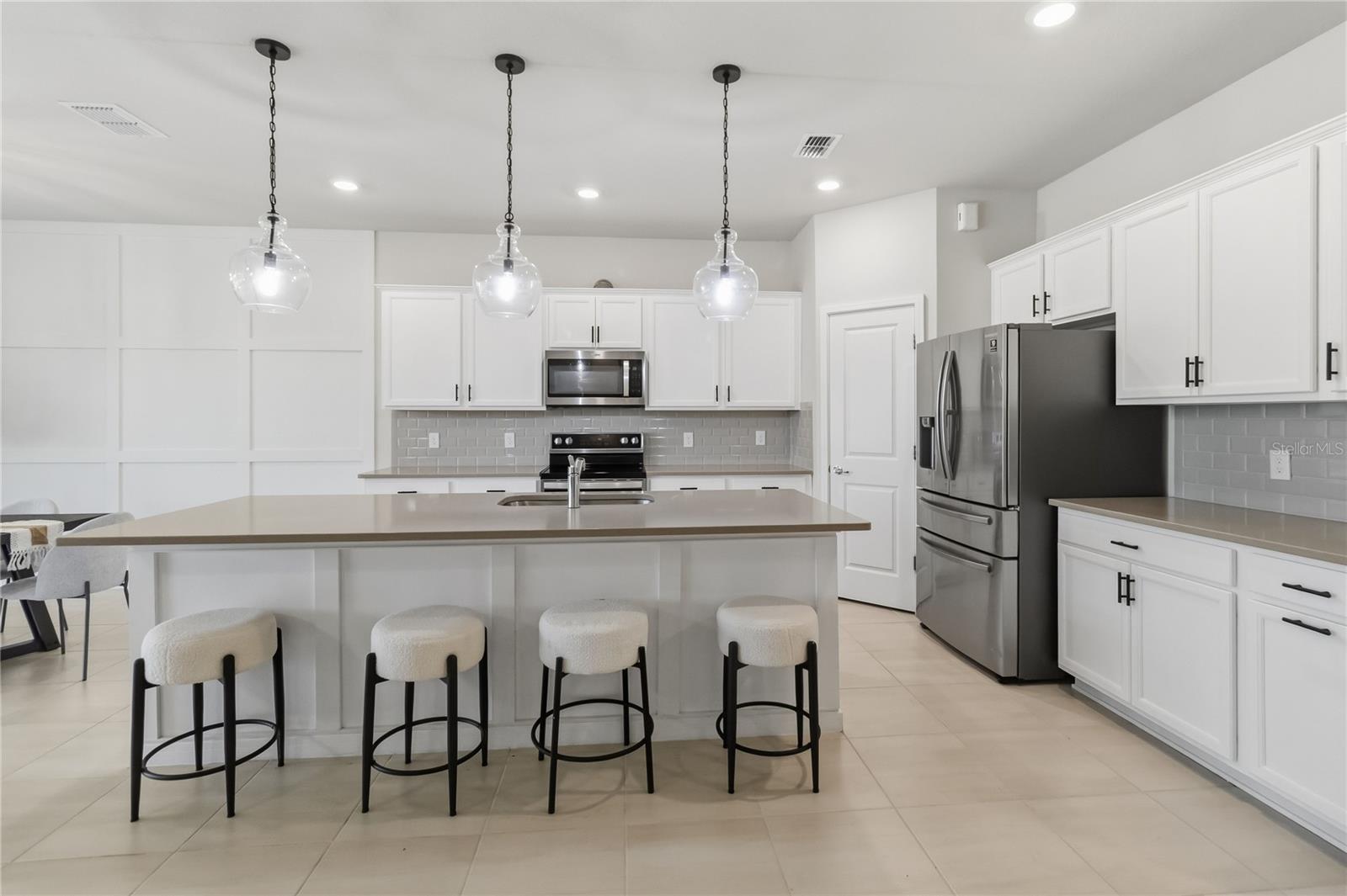 17319 MILLION LAKES COURT, Clermont, FL 34714