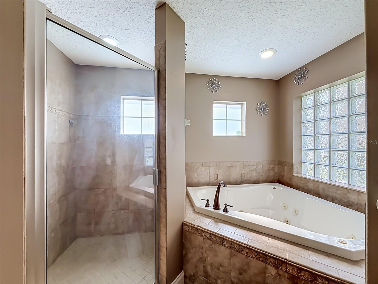 301 ASHTON WOODS LANE, Leesburg, FL 34748