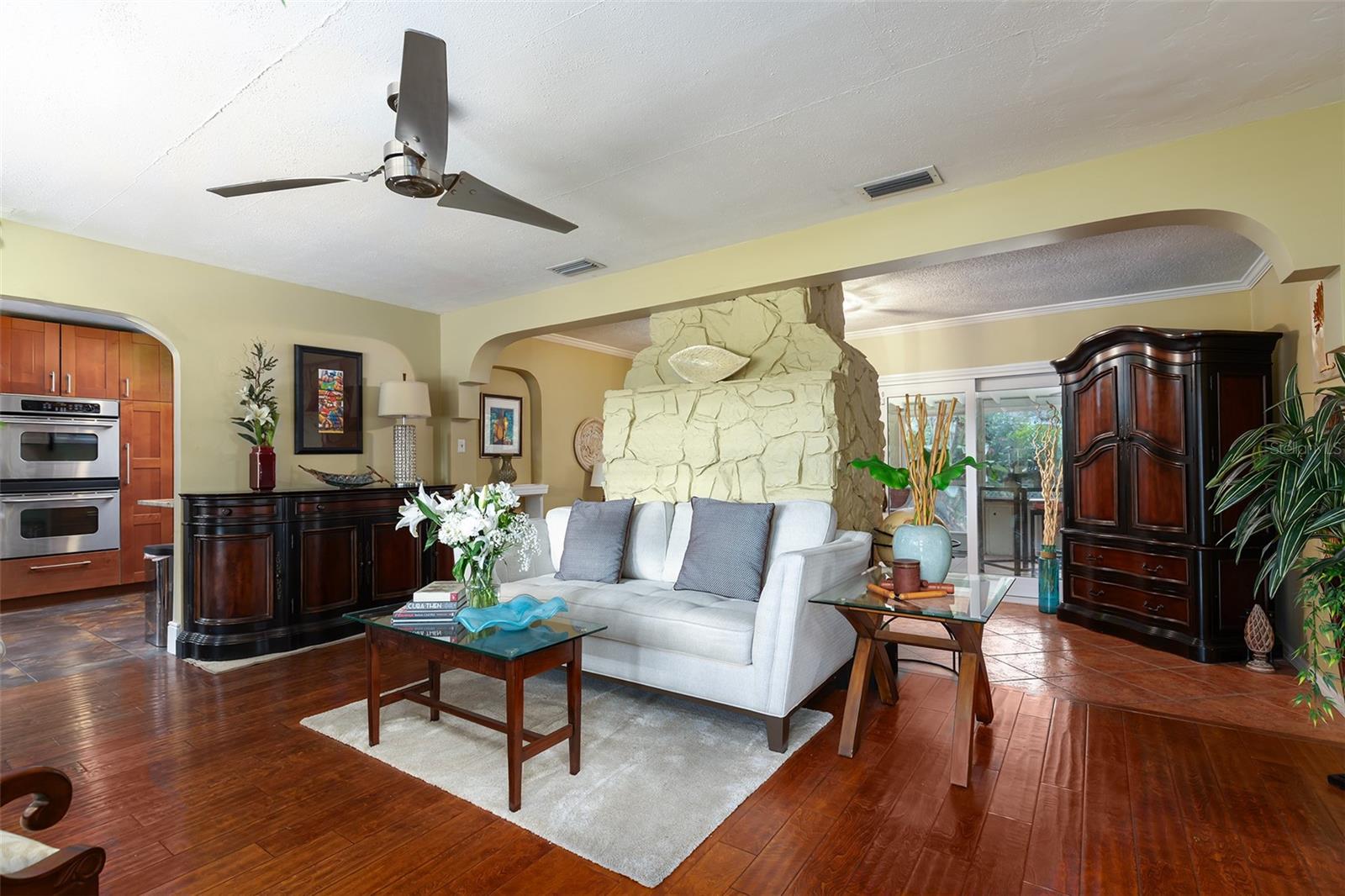 1036 DELANEY AVENUE, Orlando, FL 32806