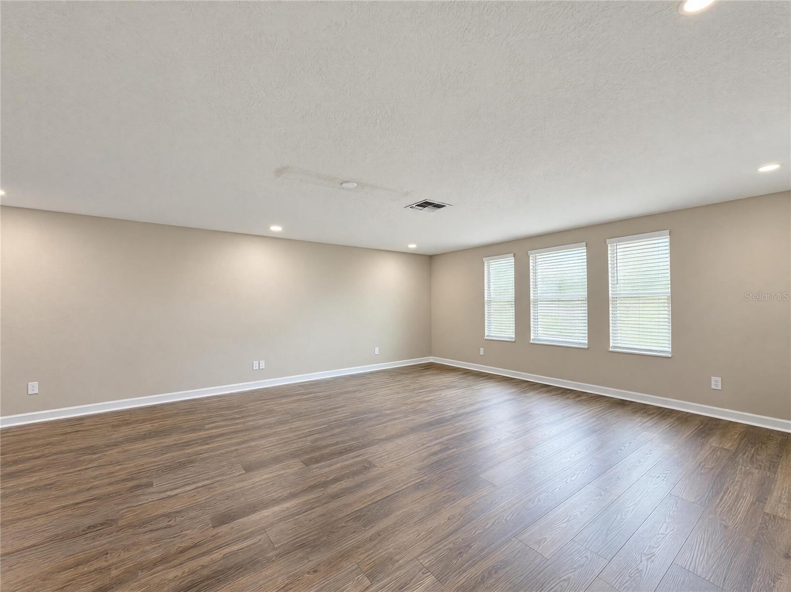 6244 ENGLISH HOLLOW ROAD, Tampa, FL 33647