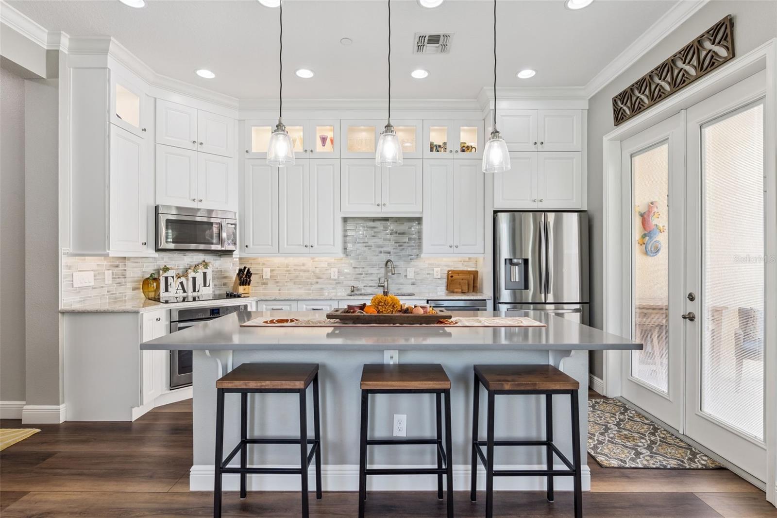Kitchen with large island