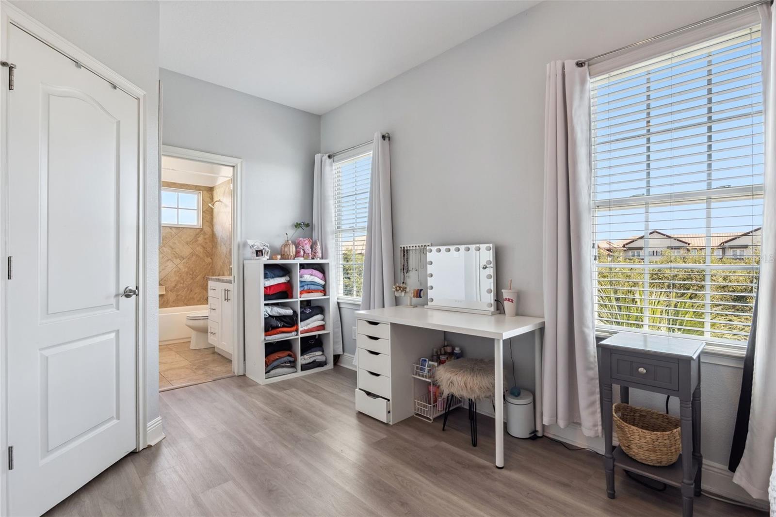Second bedroom with park views