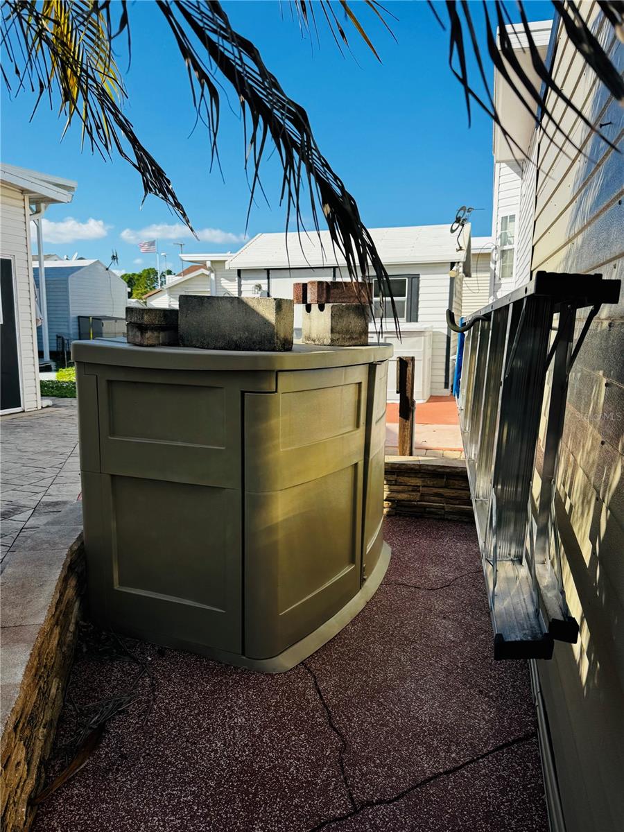 Small shed for storage