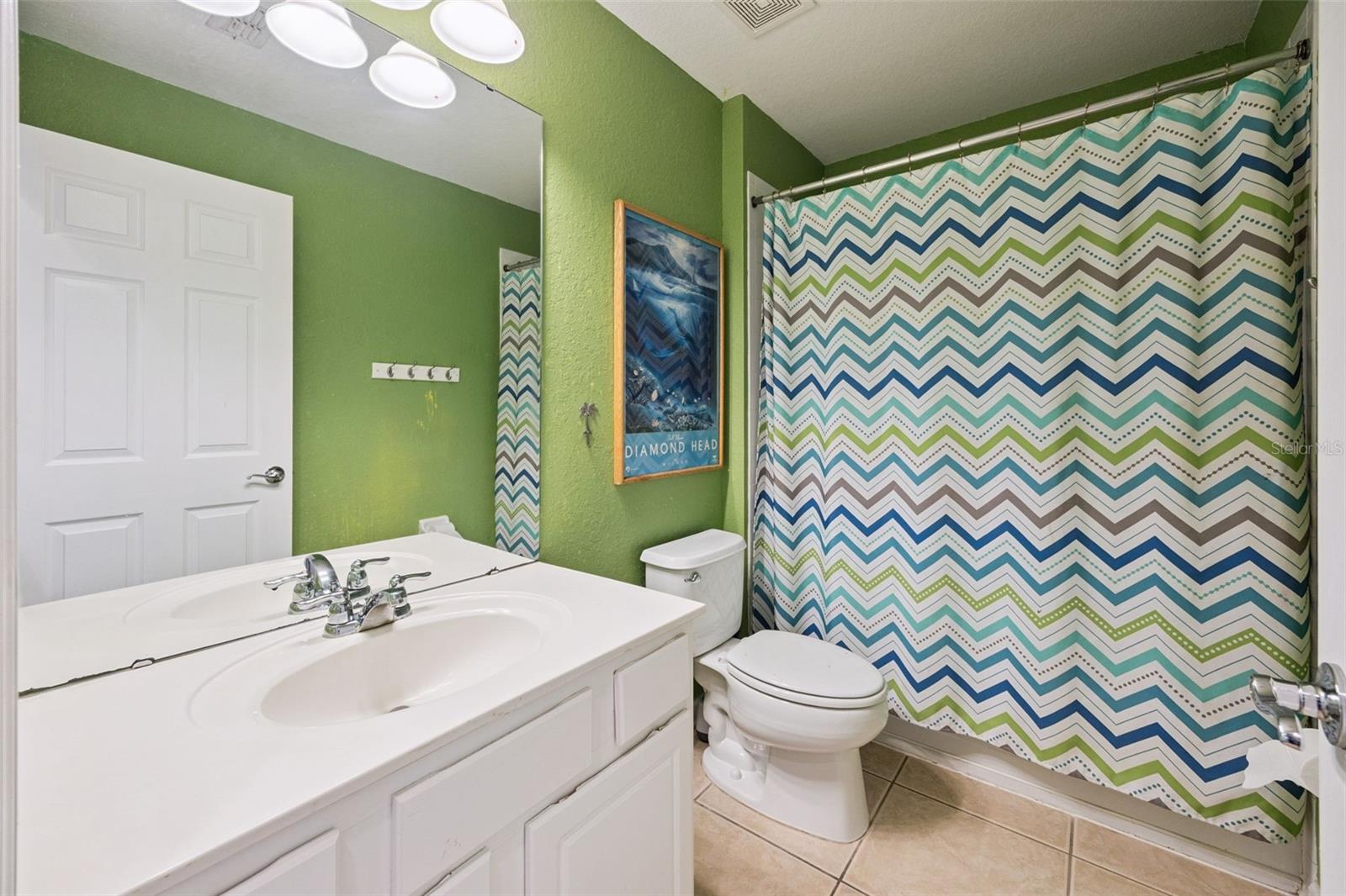 Full Bathroom for second and third bedroom
