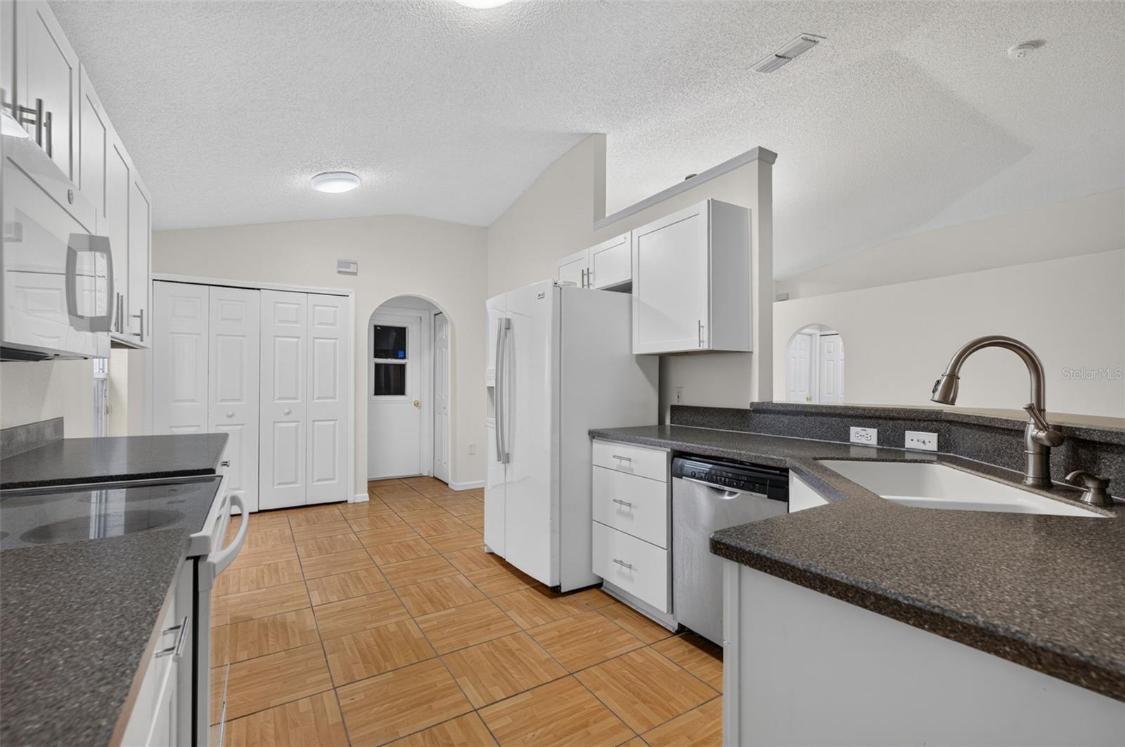 2018 WEKIVA RESERVE BOULEVARD, Apopka, FL 32703
