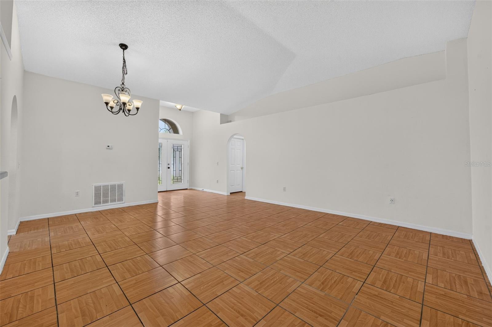 2018 WEKIVA RESERVE BOULEVARD, Apopka, FL 32703